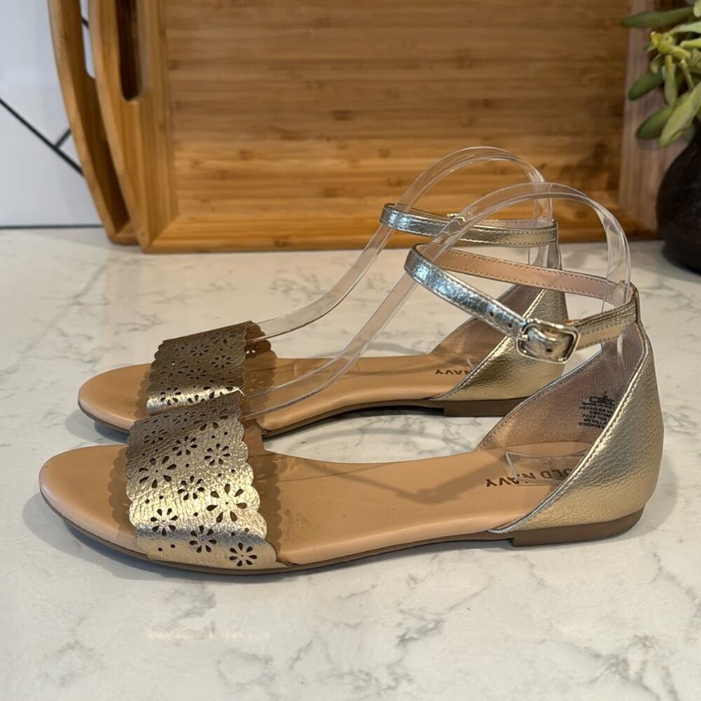 Old Navy Laser cut peep toe metallic gold ankle strap sandals summer  size 7